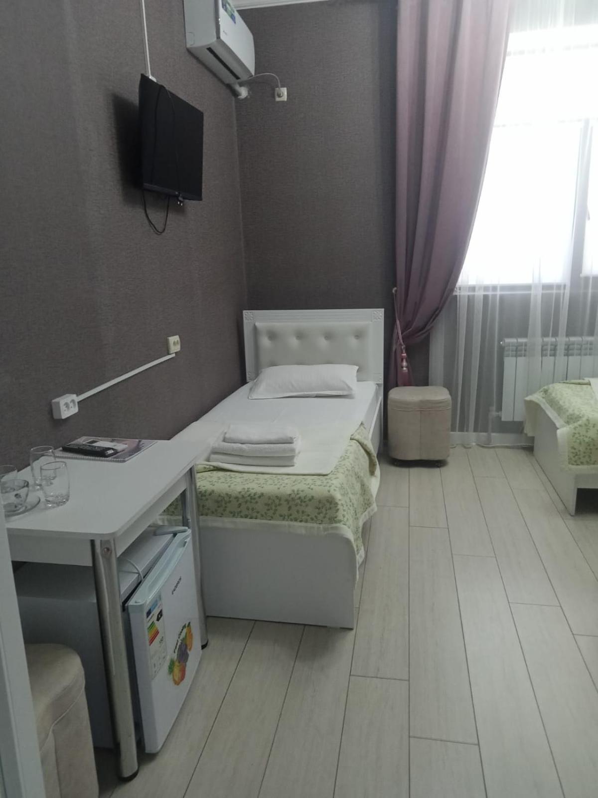 Keruen Deluxe Hotel Taraz Buitenkant foto